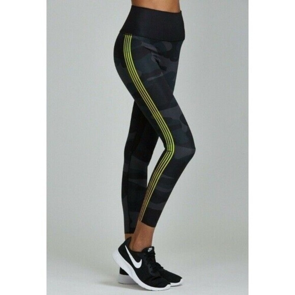 NOLI Yoga Warrior Camo High Rise 7/8 Leggings Womens M Black Runing Workout Gym